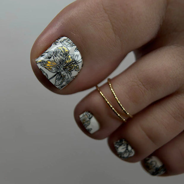 Nail Wraps Pédicure – Fleurs Noires sur Blanc & Effet Feuille d’Or – Réf. WR-427