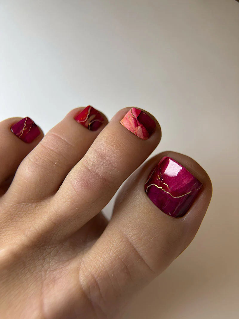 Nail Wraps Pédicure – Rouge & Effet Feuille d’Or – Réf. WR-447
