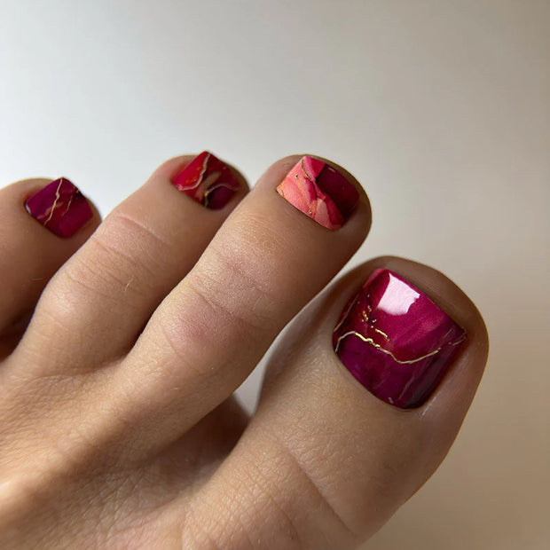 Nail Wraps Pédicure – Rouge & Effet Feuille d’Or – Réf. WR-447