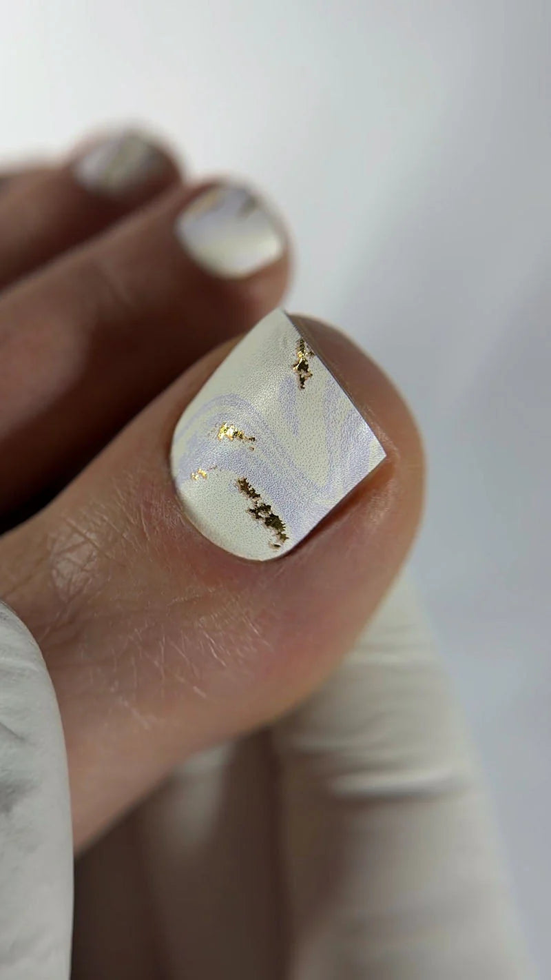 Nail Wraps Pédicure – Beige et Lavande Effet Feuille d’Or – Réf. WR-450