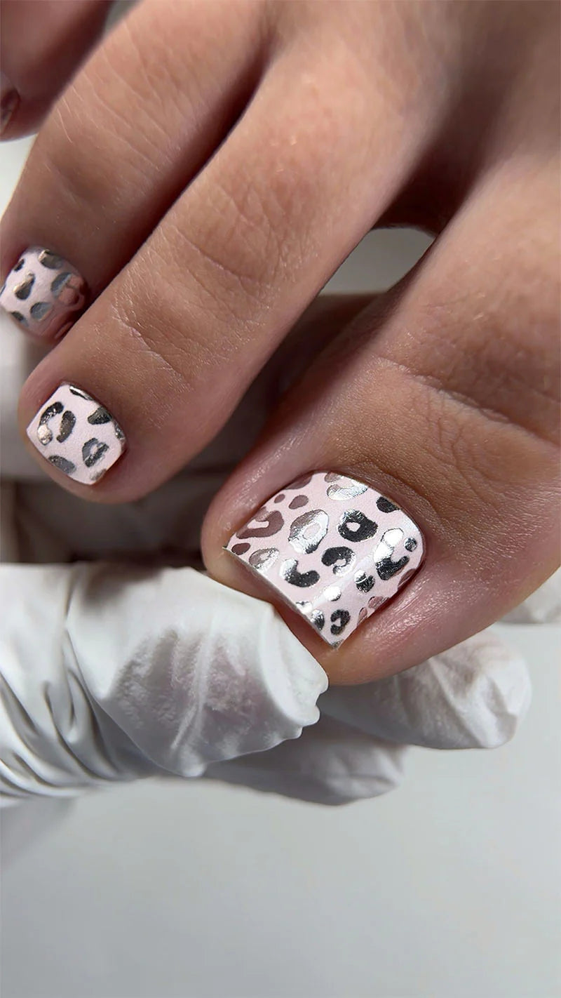 Nail Wraps Pédicure – Motif Léopard Beige avec Effet Foil Coloré – Réf. WR-509