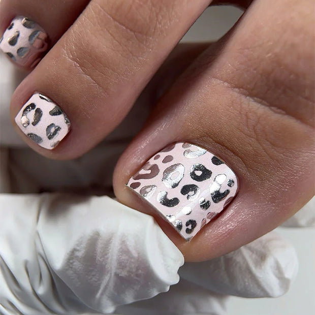Nail Wraps Pédicure – Motif Léopard Beige avec Effet Foil Coloré – Réf. WR-509