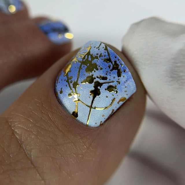 Nail Wraps Pédicure – Effet Artistique Bleu avec Détails Dorés – Réf. WR-657