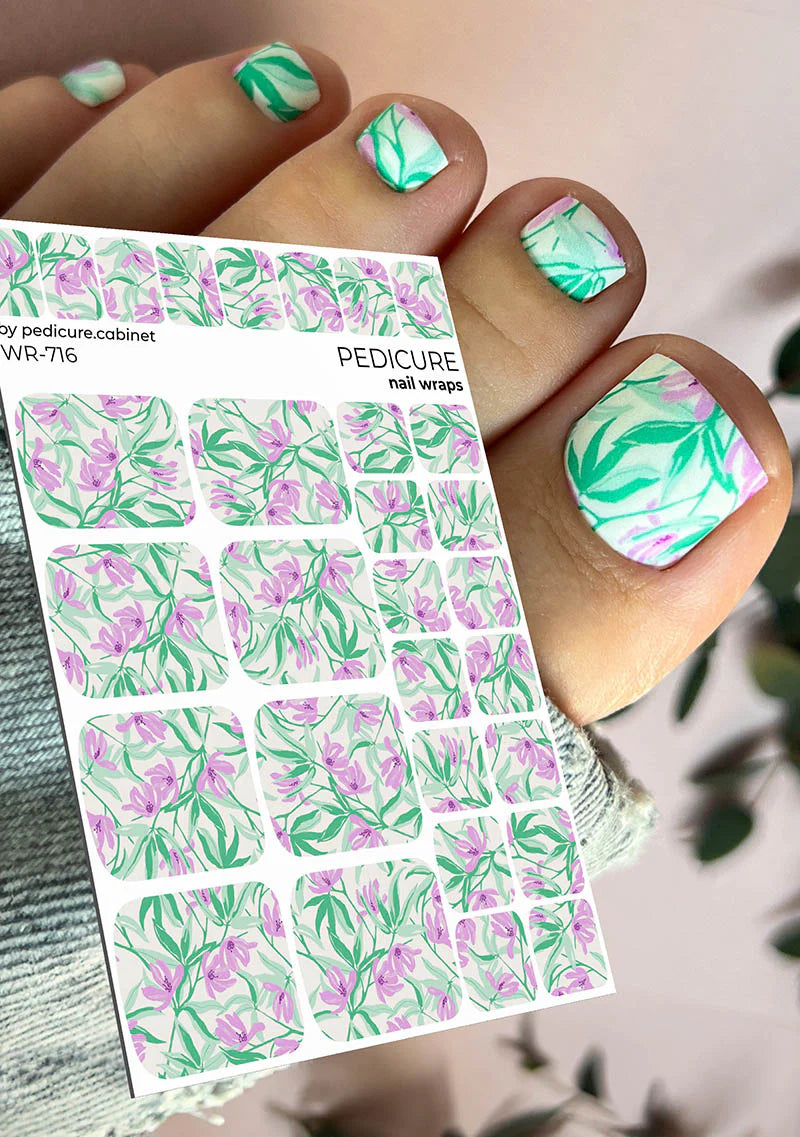 Nail Wraps Pédicure – Motif Fleurs Violettes, Fond Clair – Réf. WR-716