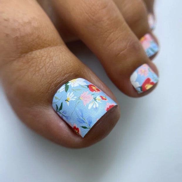 Nail Wraps Pédicure – Motif Petites Fleurs, Fond Bleu – Réf. WR-717