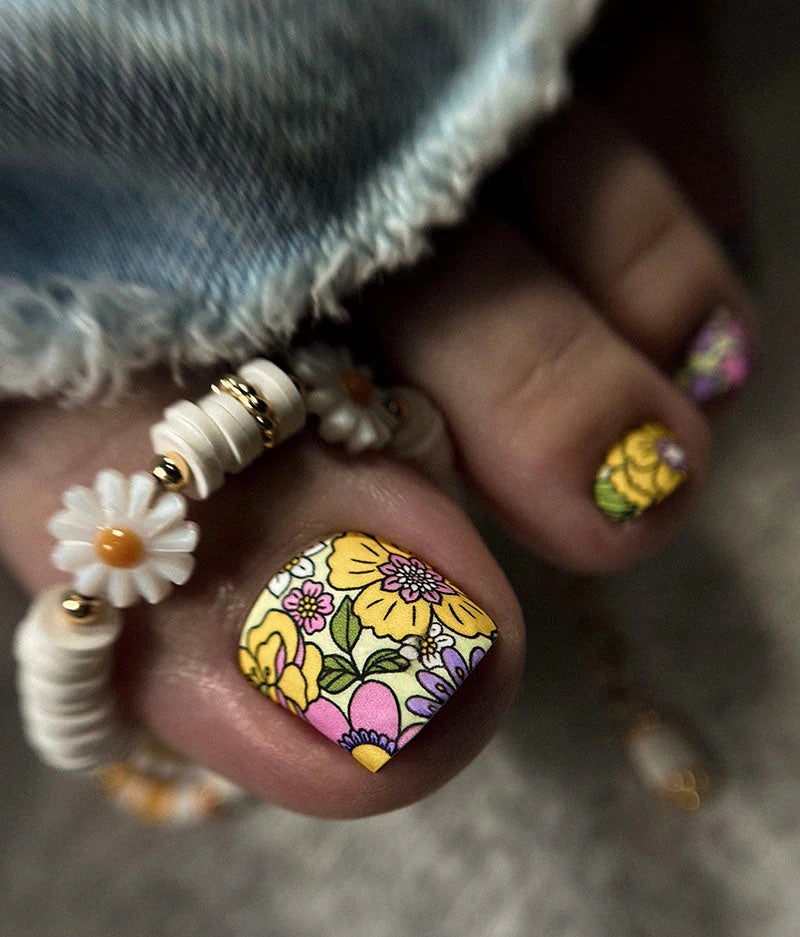 Nail Wraps Pédicure – Motif Floral sur Fond Vert Clair – Réf. WR-758