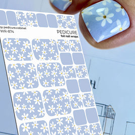 Nail Wraps Pédicure – Motif Camomille sur Fond Bleu avec Effet Feuille d’Or – Réf. WR-874