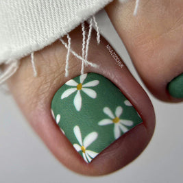 Nail Wraps Pédicure – Motif Camomille sur Fond Kaki avec Effet Feuille d’Or – Réf. WR-875