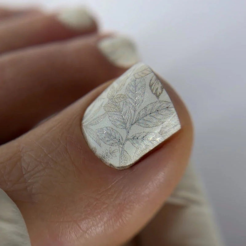 Nail Wraps Pédicure – Motif Rameaux Marron & Effet Feuille d’Argent – Réf. WR-457